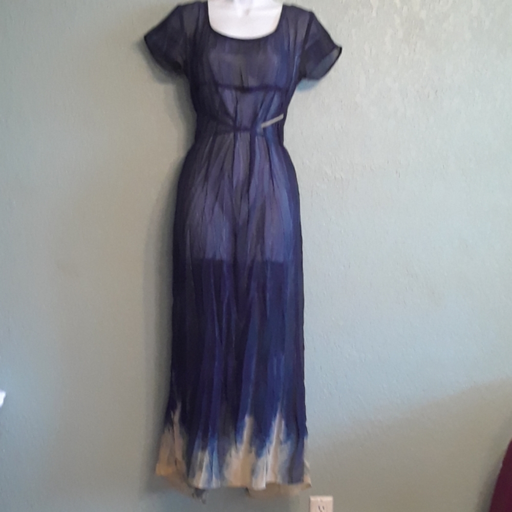 NWOT Vintage Esprit maxi dress. Blue cream dip…